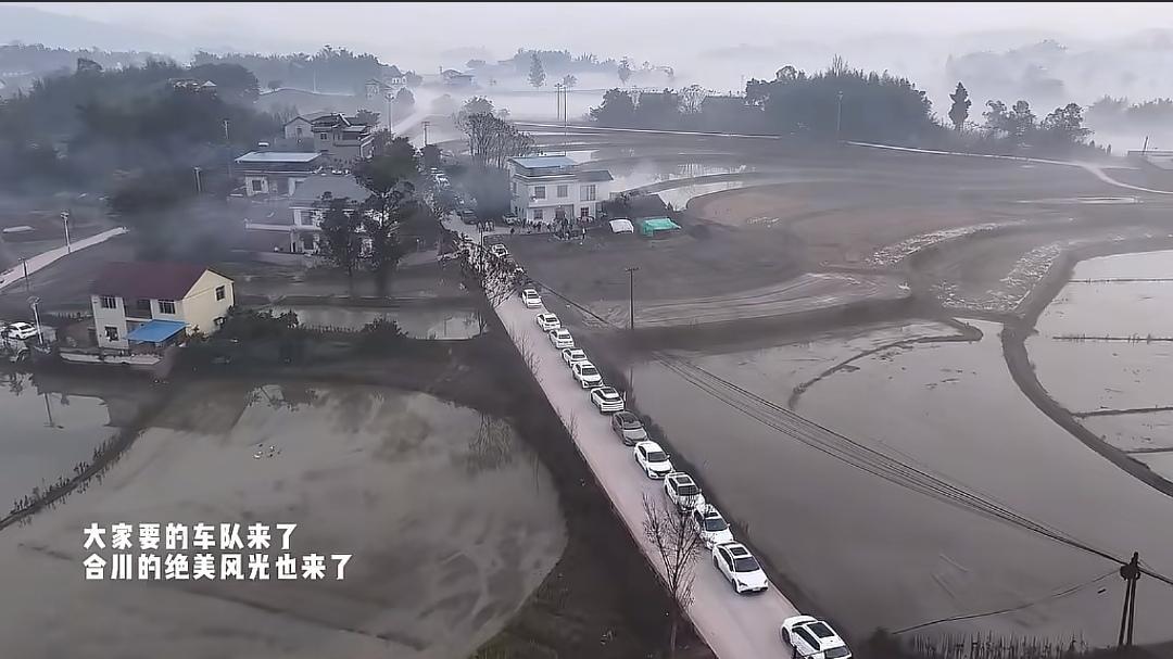 央视车被堵外面，人民日报下场，白衬衫守护，呆呆成为历史第一人